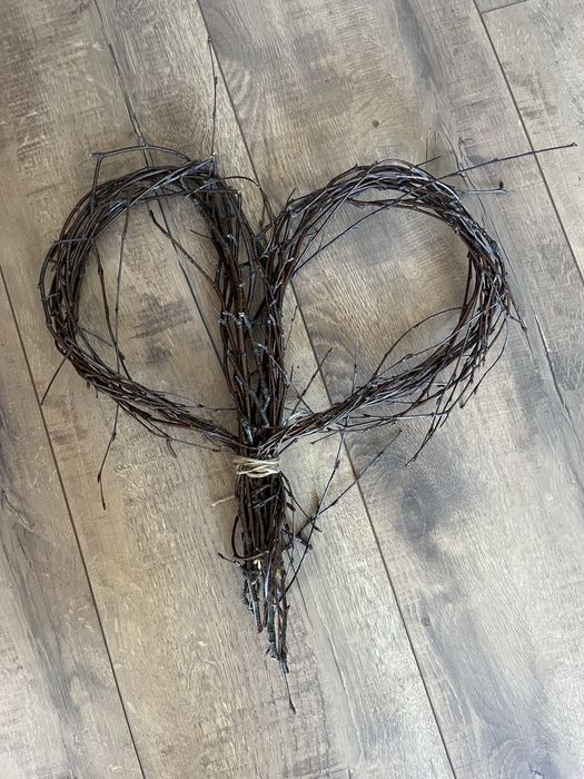 Wiklinowy wieniec serduszko