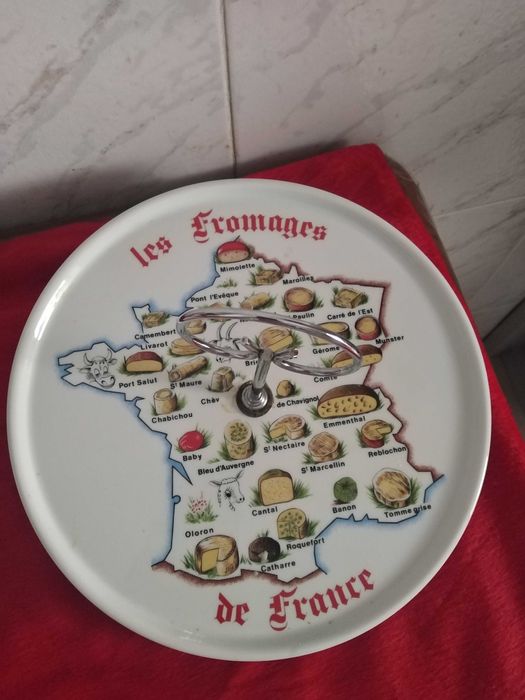 Louça vintage decorada