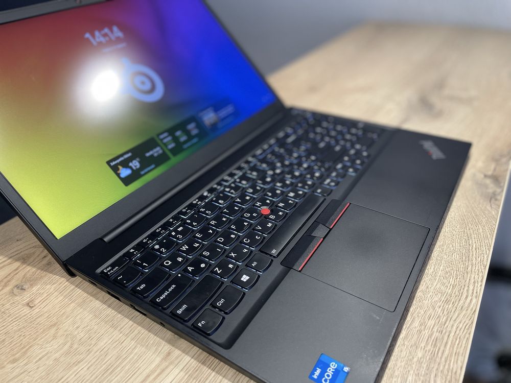 Lenovo ThinkPad E15 G2 / Core I5-1135G7 /  Iris XE G7 / 16 Ram / 256