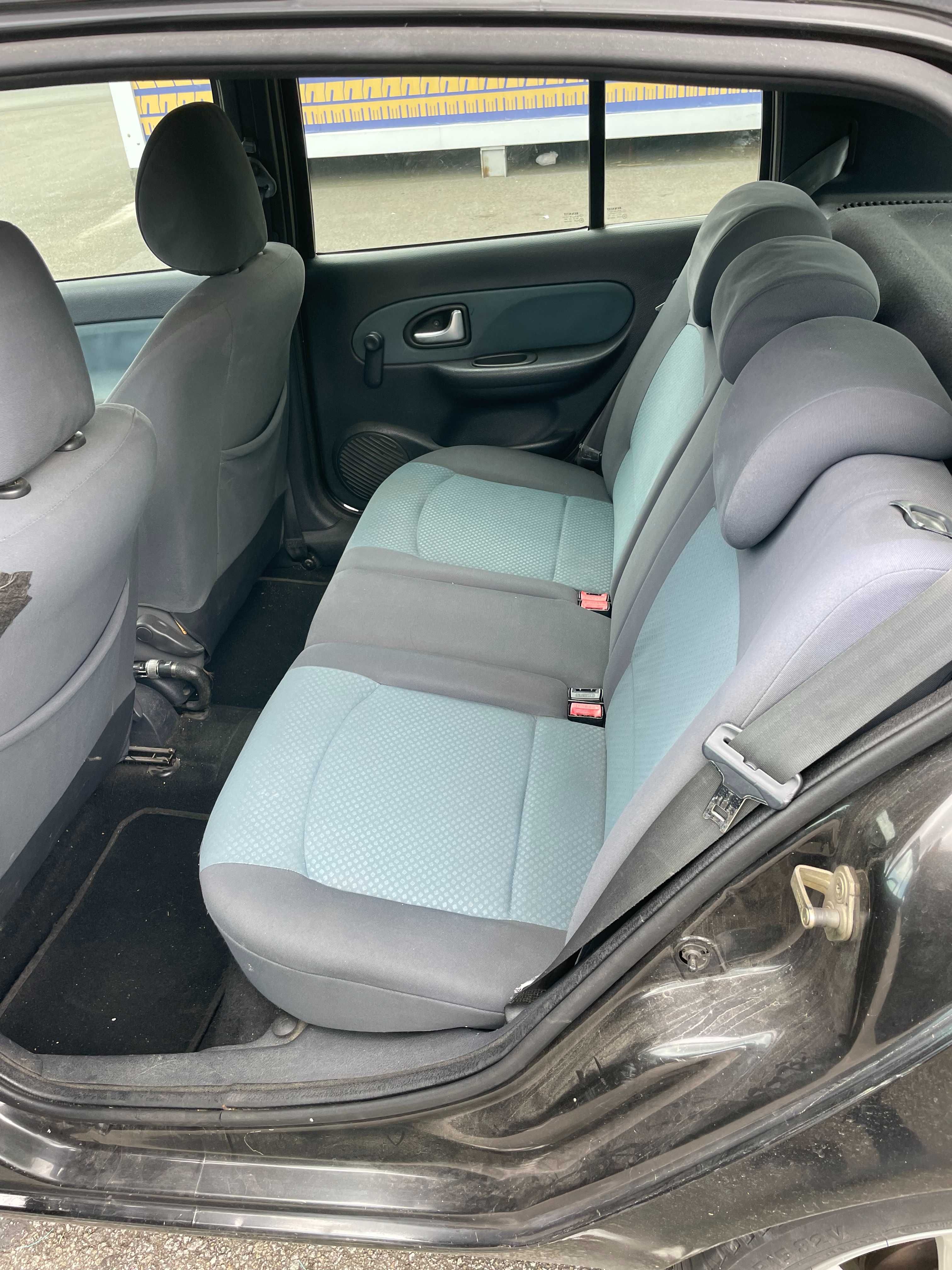 Renault Clio preto, 55 cv, Gasolina, Cilindrada 1149, 5 portas