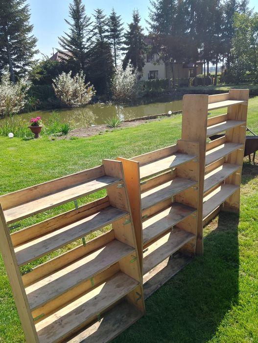 Komplet szafek wiszących .