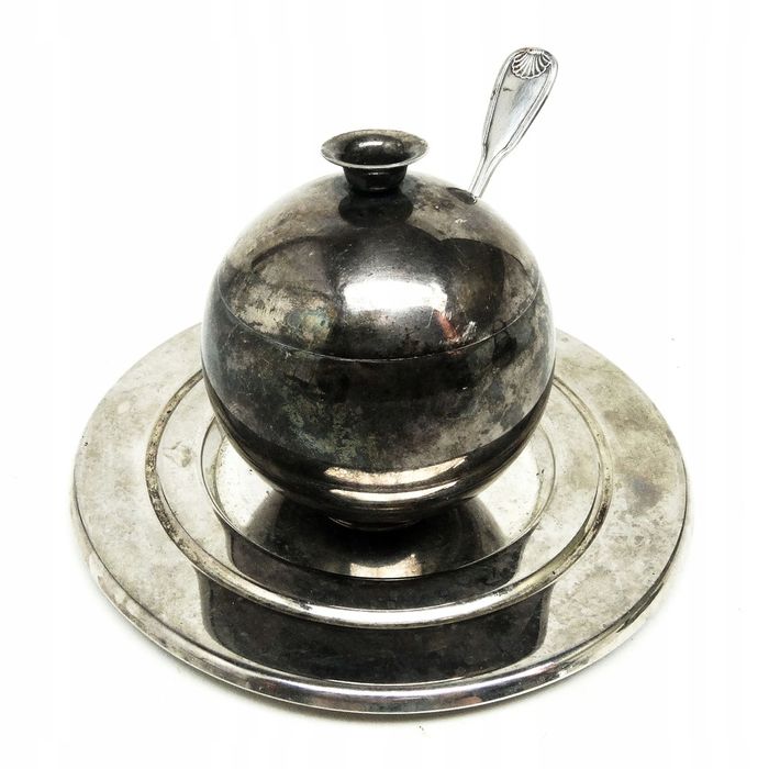 L9H HEFRA cukiernica postmodernizm