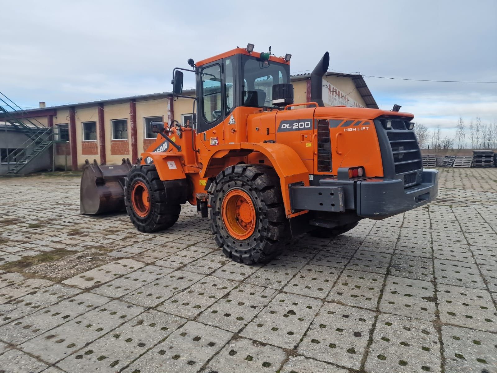 ŁADOWARKA Doosan DL 200, 2012r, idealny stan