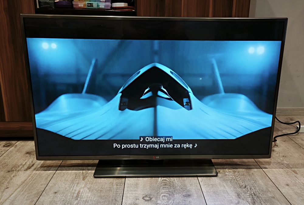 Smart TV LG 42" 3D Full HD LED matryca IPS