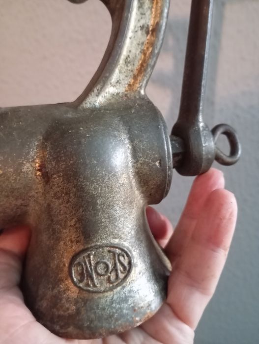 Antigo picador de carne