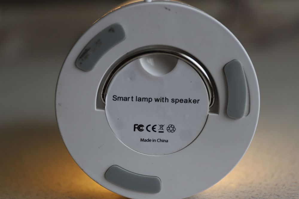 Smart lamp witch speaker
