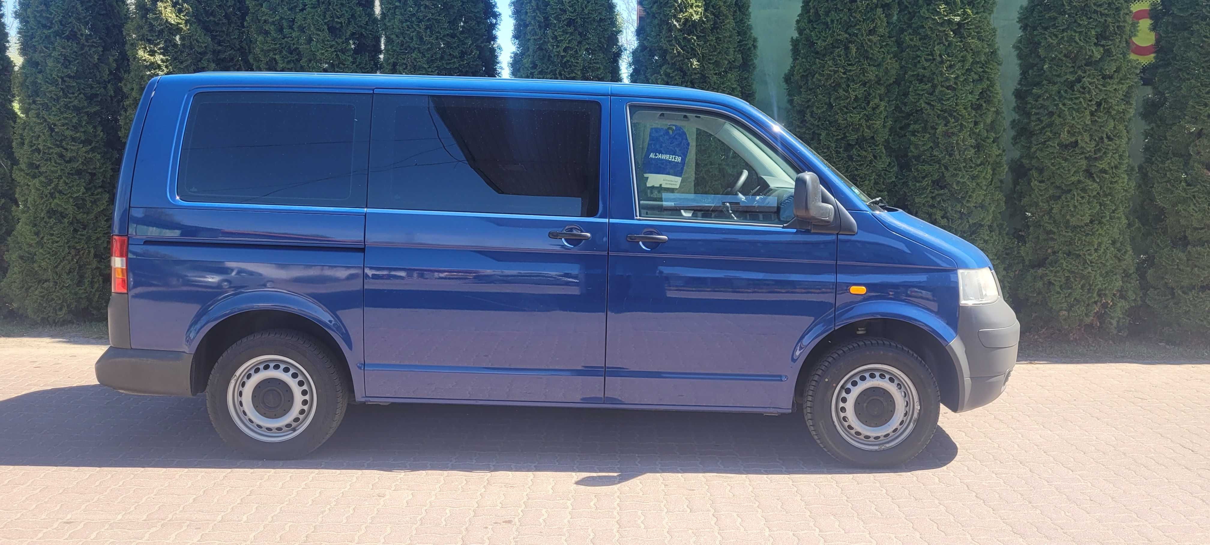 Wypożycz VW T5 9osób