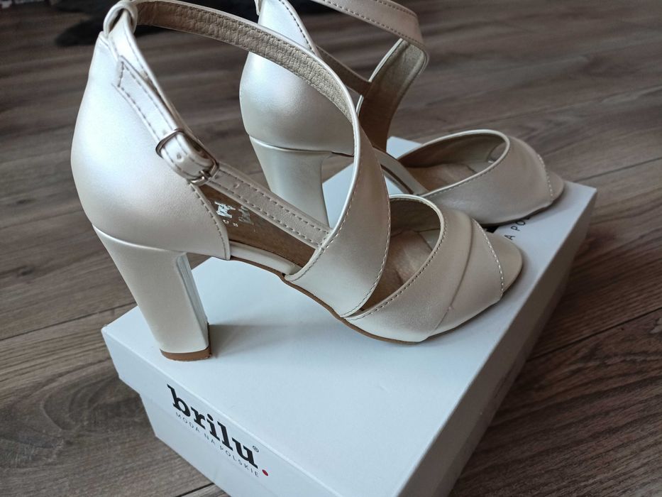Buty sandały perłowe Brilu 37