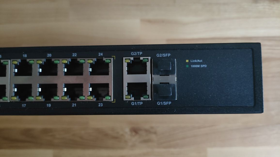 Switch Pulsar PoE 24-portowy SF124 do 24 kamer IP