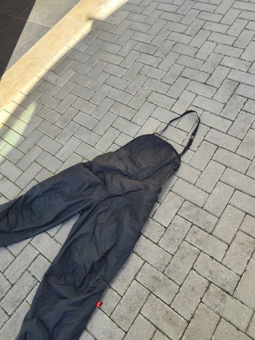 Sobrecalças para motociclista