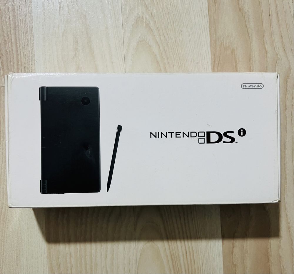 Nintendo DSi czarny !!! Otwarty tylko raz w celu przetestowania !