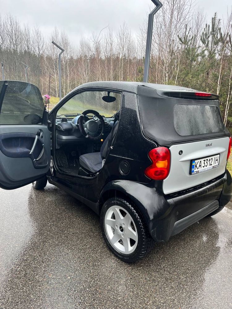 Автомобіль Smart Cabrio