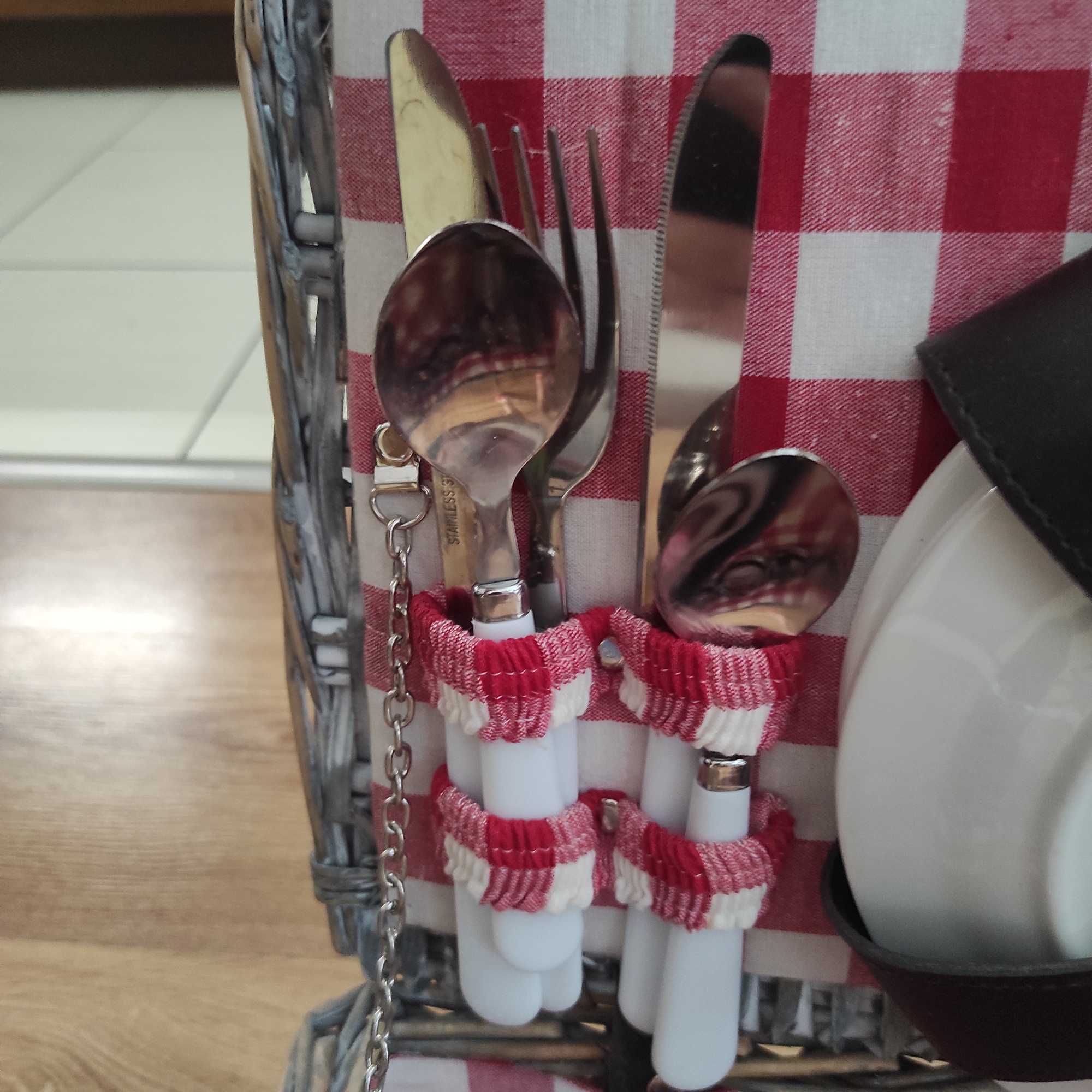 Kosz piknikowy dla dwóch osob