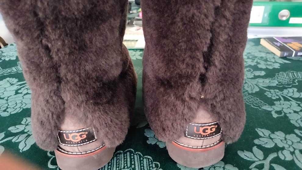 Botas UGG, castanhas todas em pele, senhora, nº 37, modelo único.