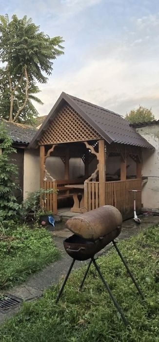 Напівособняк із загальним двориком