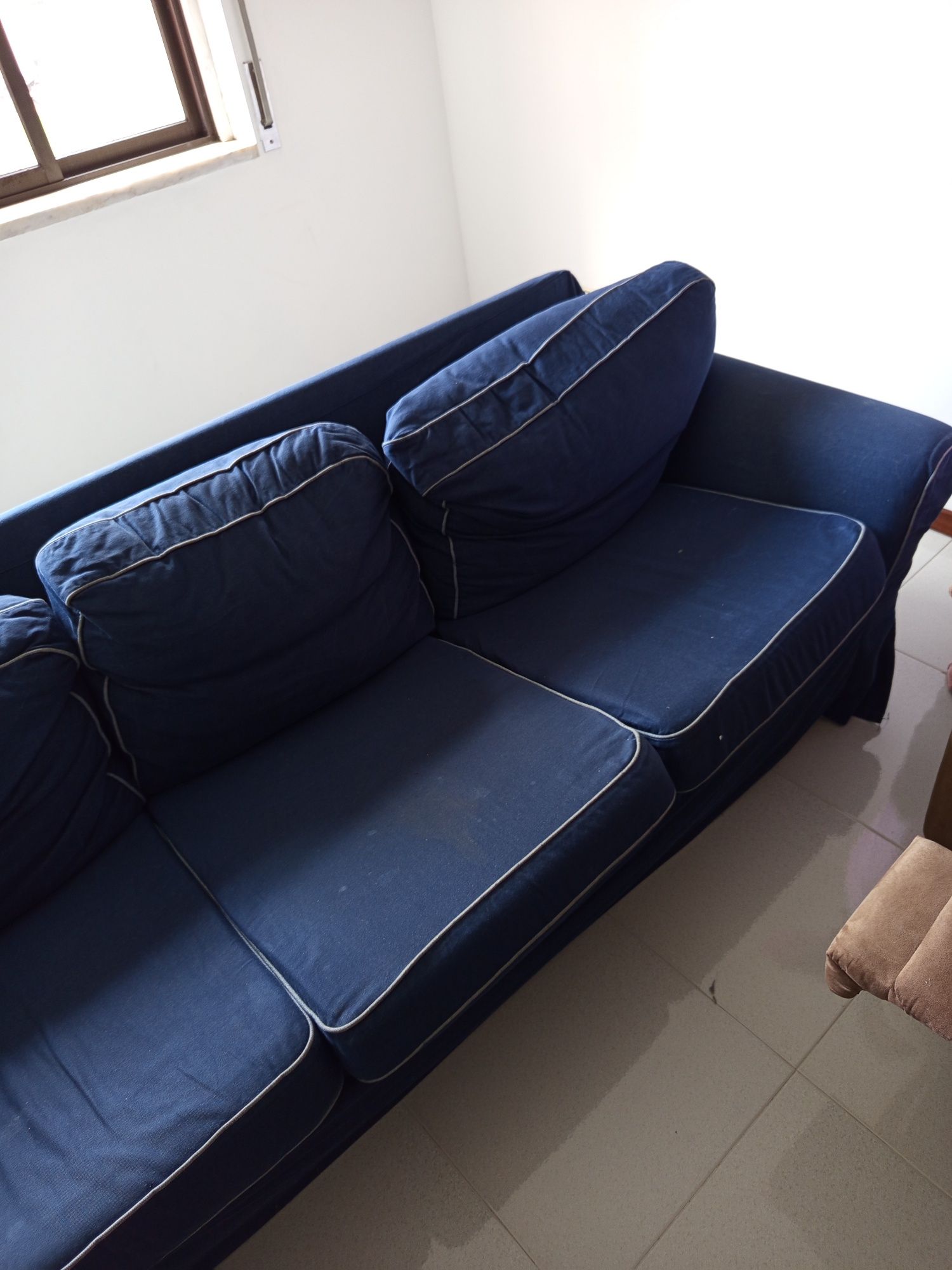 Sofá IKEA azul usado