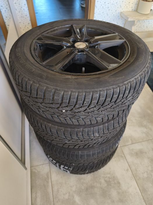 Opony zimowe Nokian 16 cali z felgami