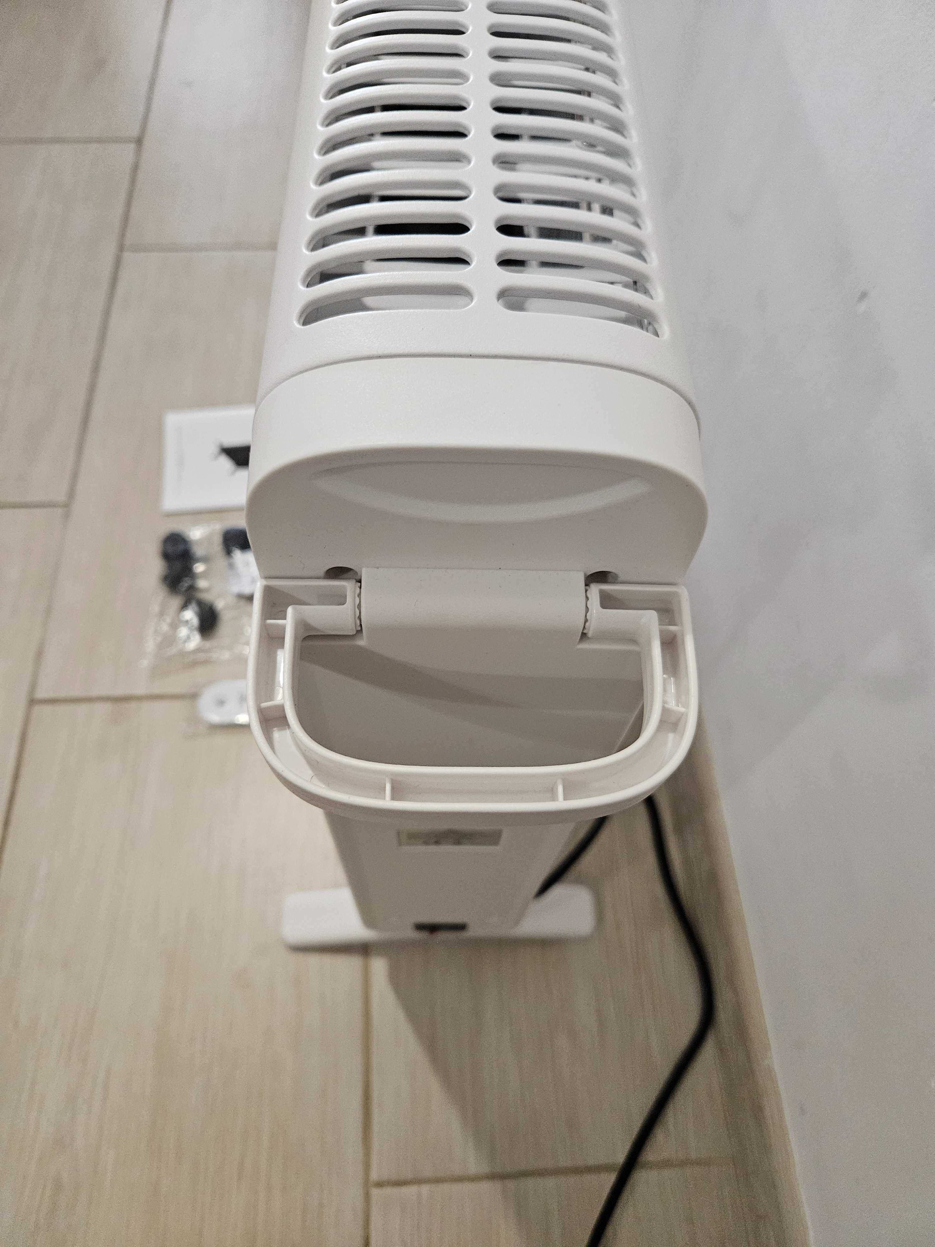 Grzejnik konwektorowy KESSER 2400 W biały