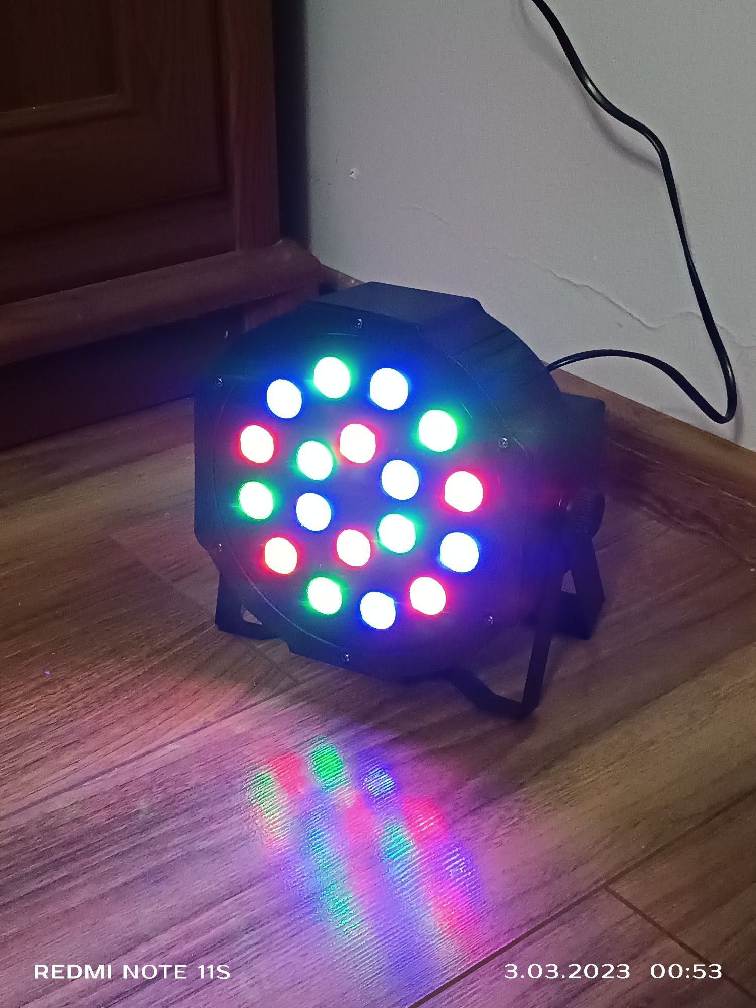Kolorofon / reflektor RGB 18 LED Party Par Light  Światła LED