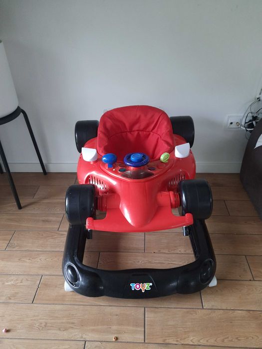 Chodzik czerwone autko
