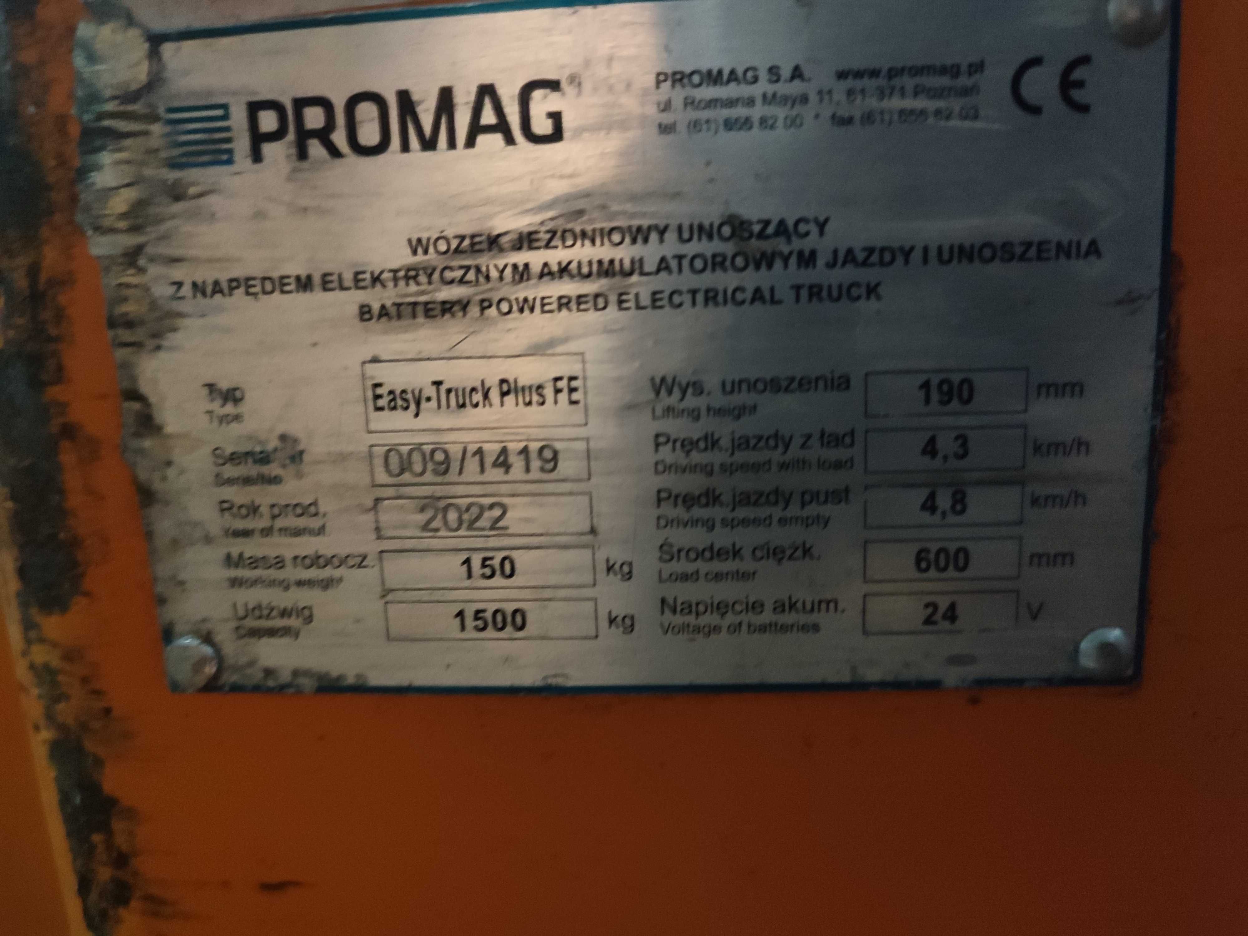 Wózek jezdniowy elektryczny z napędem akumulatorowym jazdy i unoszenia