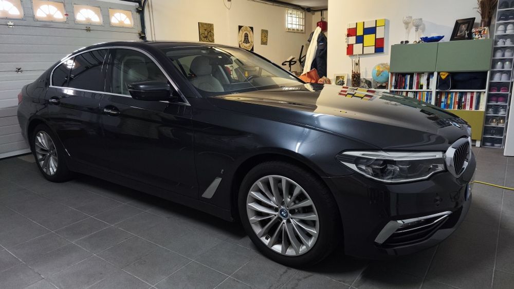 BMW  530E luxury