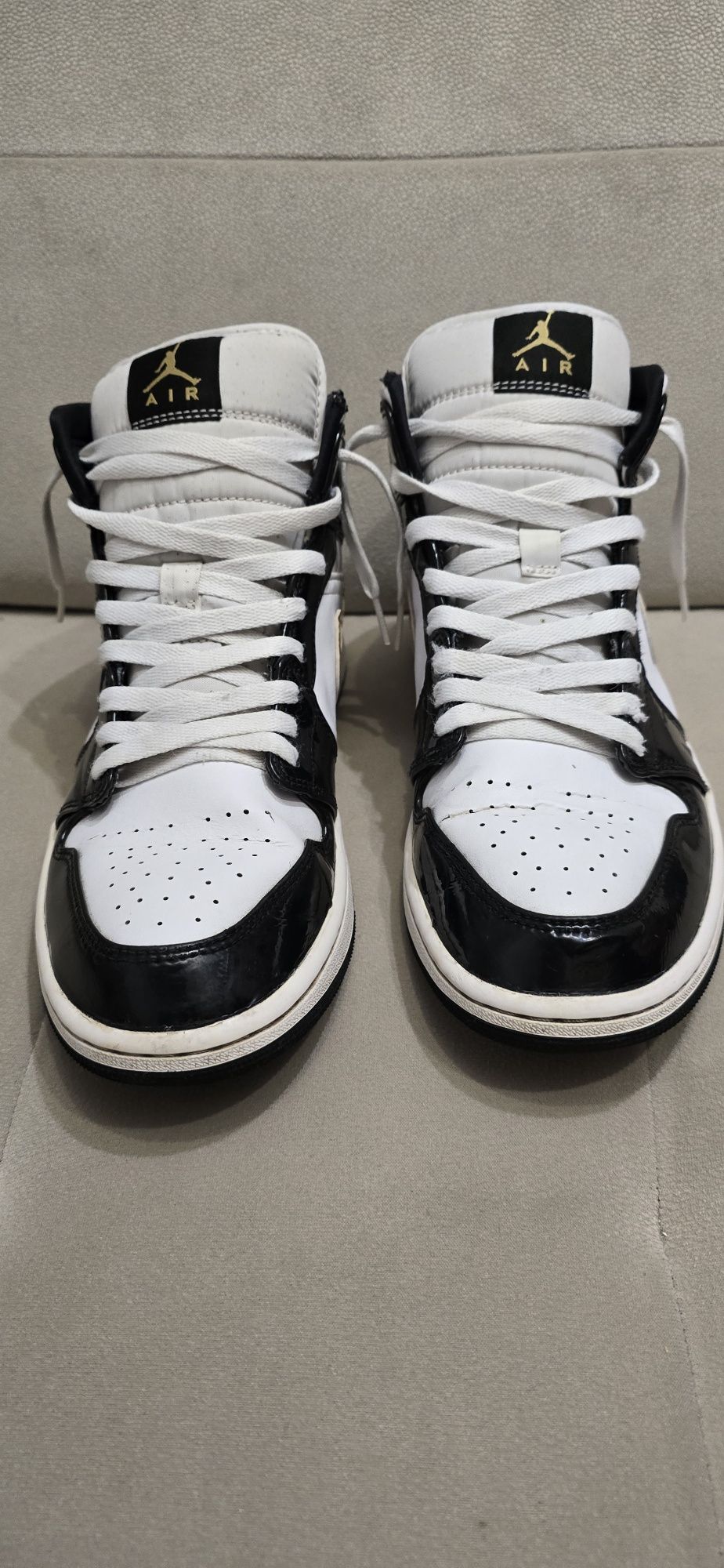 Jordan 1 Mid Patent Black White Gold