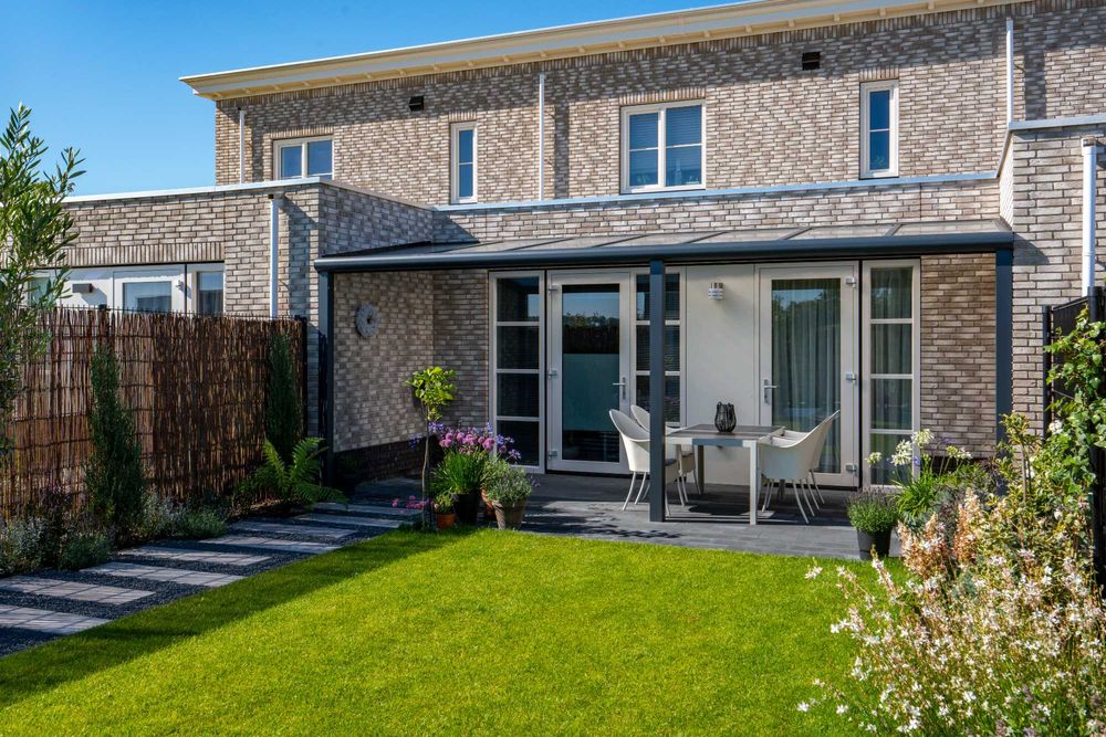 Zadaszenia Trasów, Przeszklenia, Rolety Screen Zip