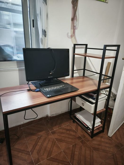 Mesa de PC , secretaria,