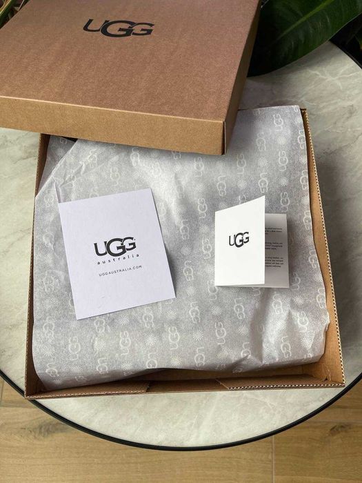 АКЦІЯ! Жіночі натуральні зимові уггі UGG Mini ZIP Black (37,39 р.)