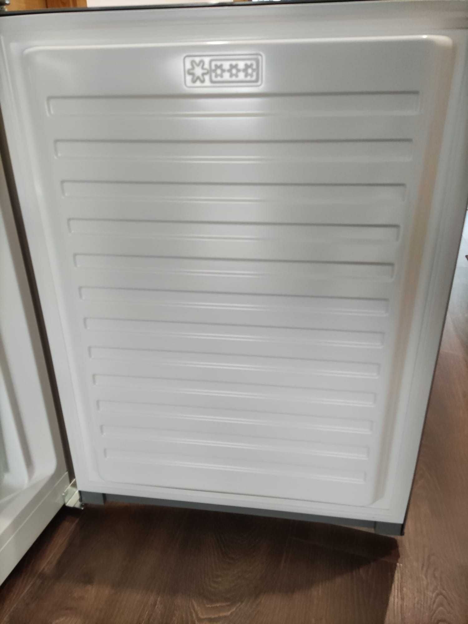 Frigorífico Zanussi ZRB36104WA/ZRB36104XA