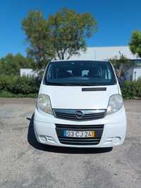 Opel Vivaro 2.0 CDTI 9 lugares em bom estado