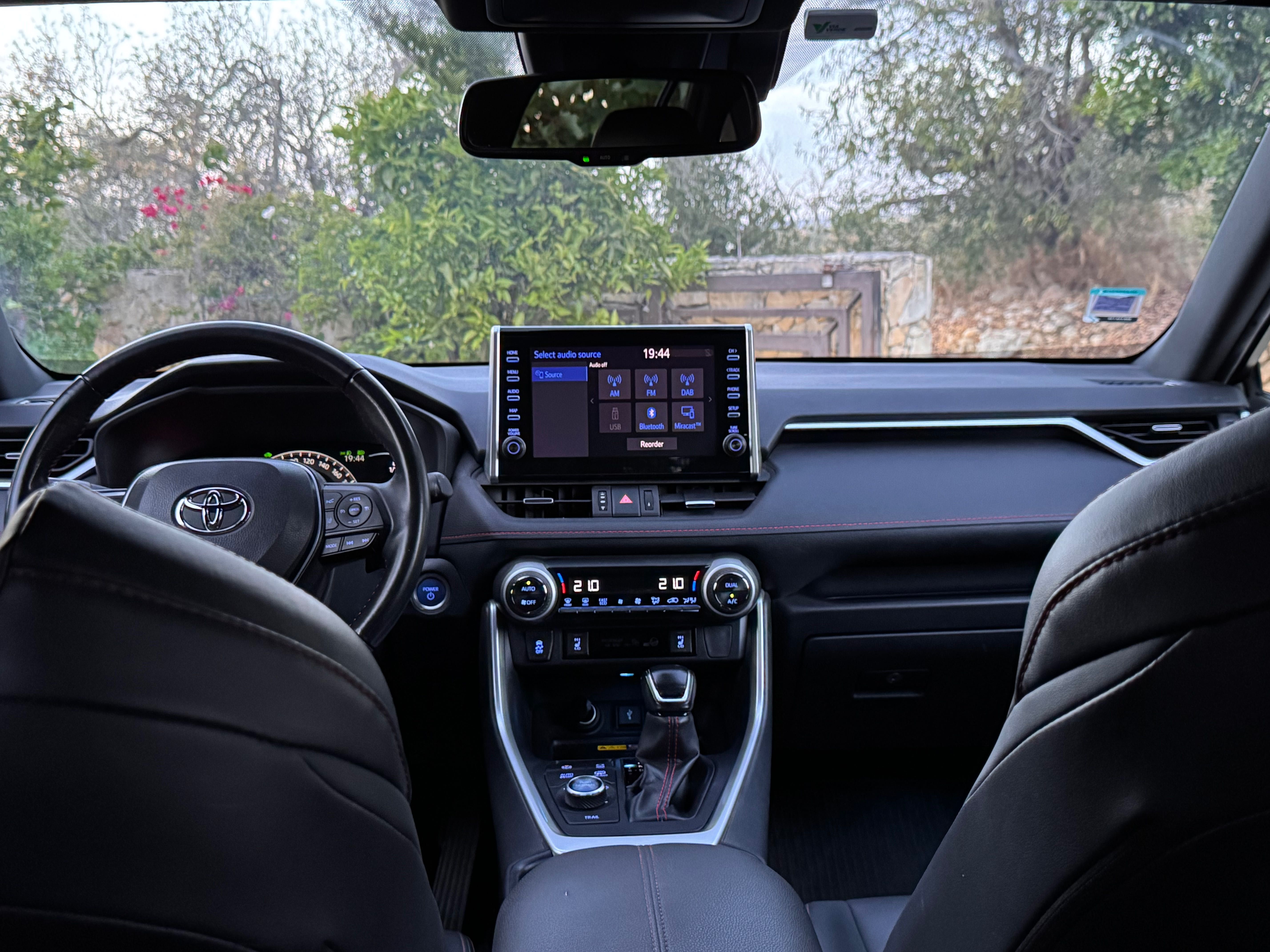 Toyota RAV4 2.5 HDF Plug-in Square Collection AWD-i