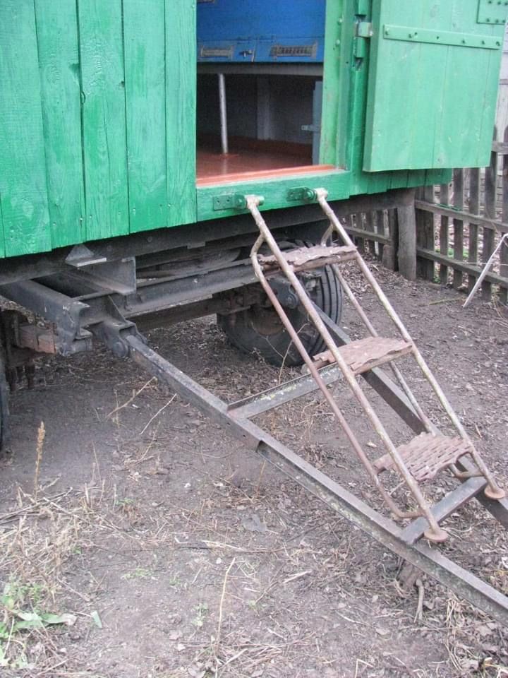 Прицеп для перевозки бджіл, бджолопавільйон