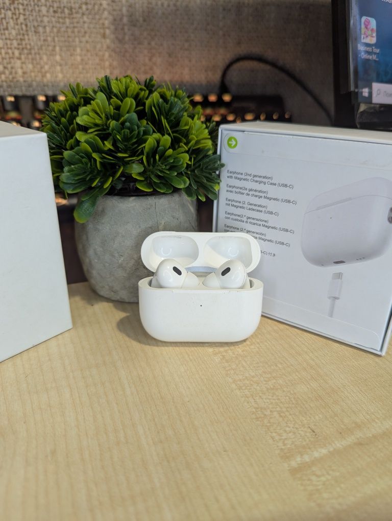 AirPods Pro 2 — бездротові навушники з шумоподавленням