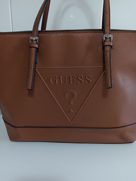 Mala Guess com pouco uso