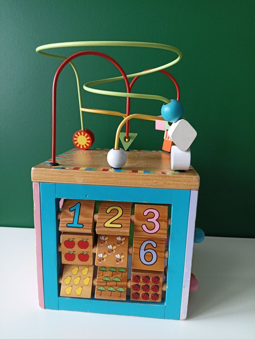 Drewniana kostka edukacyjna Montessori