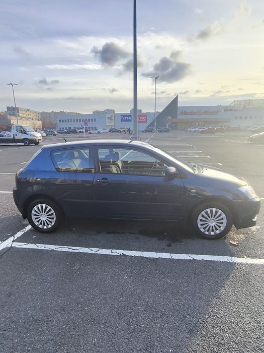 Toyota corolla e12 2002