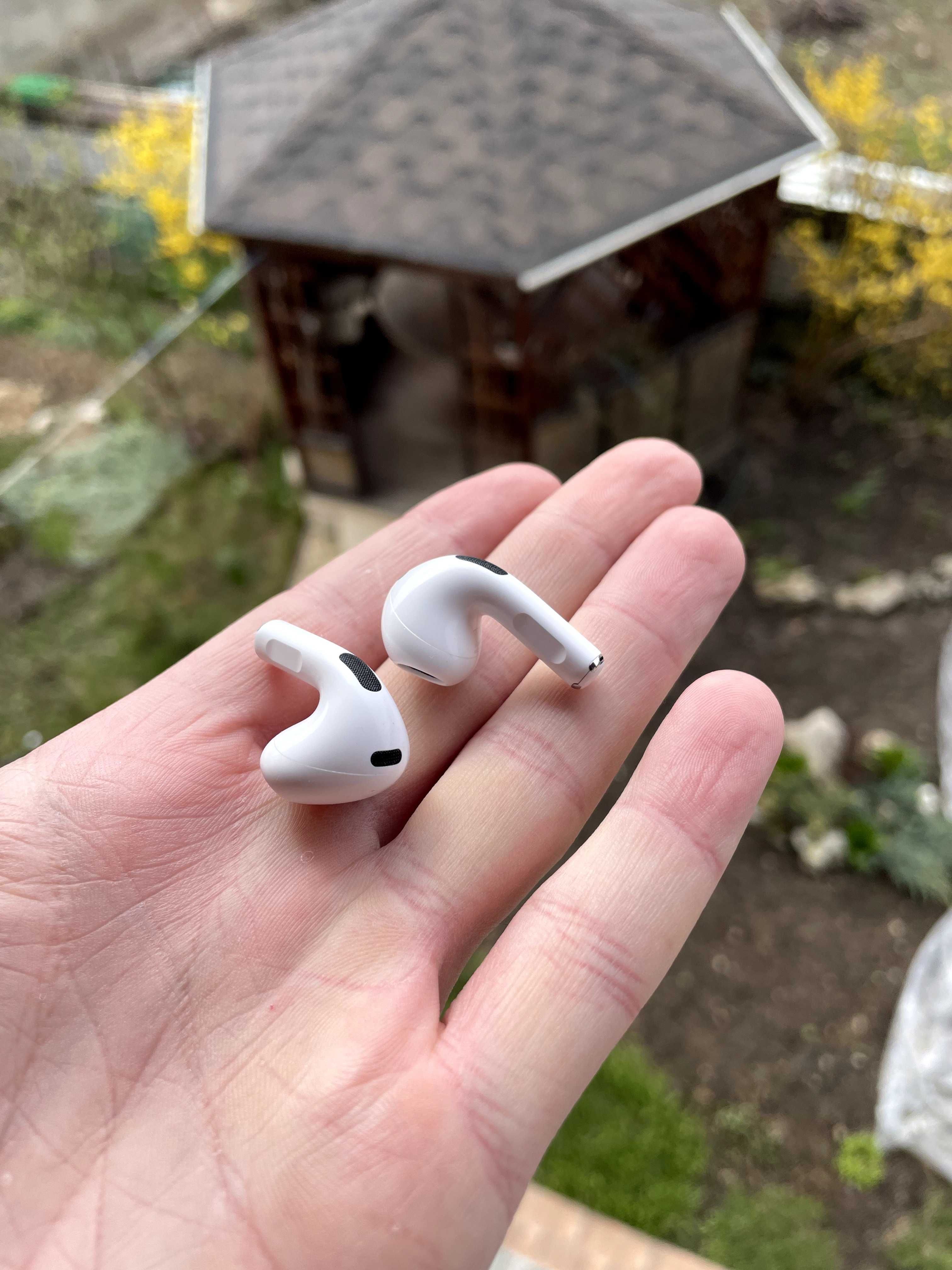 AirPods 3 MagSafe Charging Case