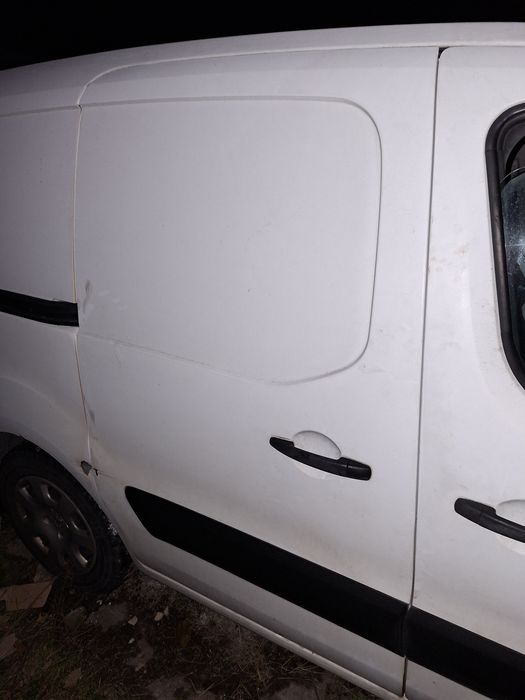 DRZWI BOCZNE Przesuwane prawe Peugeot Partner Berlingo VAN używane