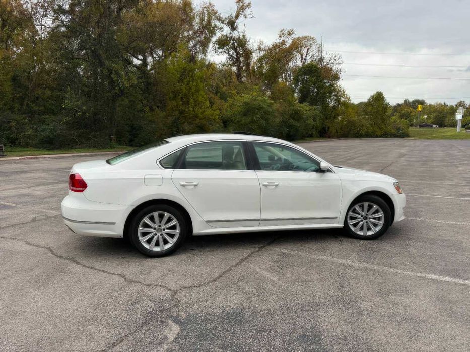 Volkswagen Passat SEL Premium      2013