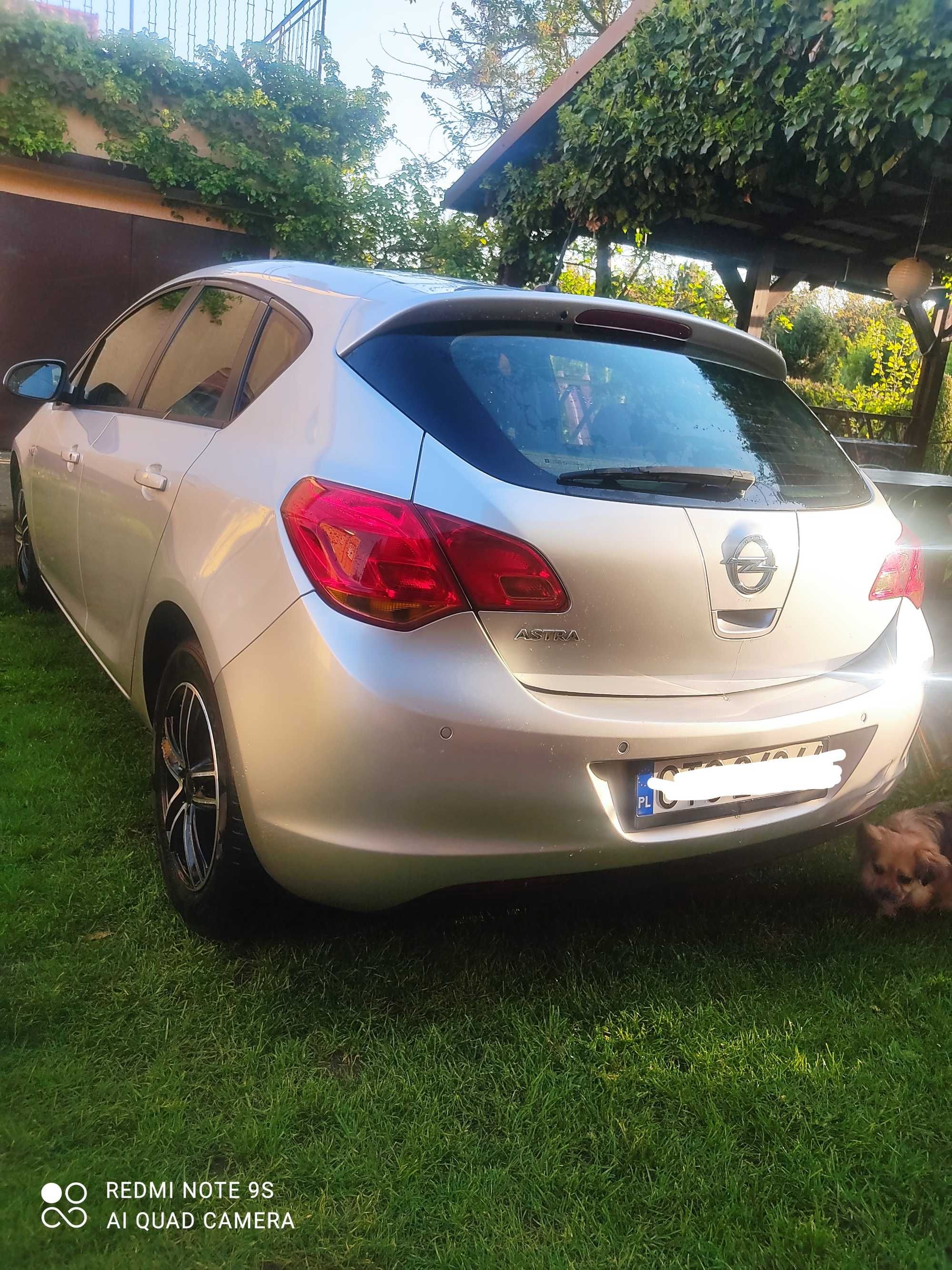 Opel Astra 1.6 115 KM