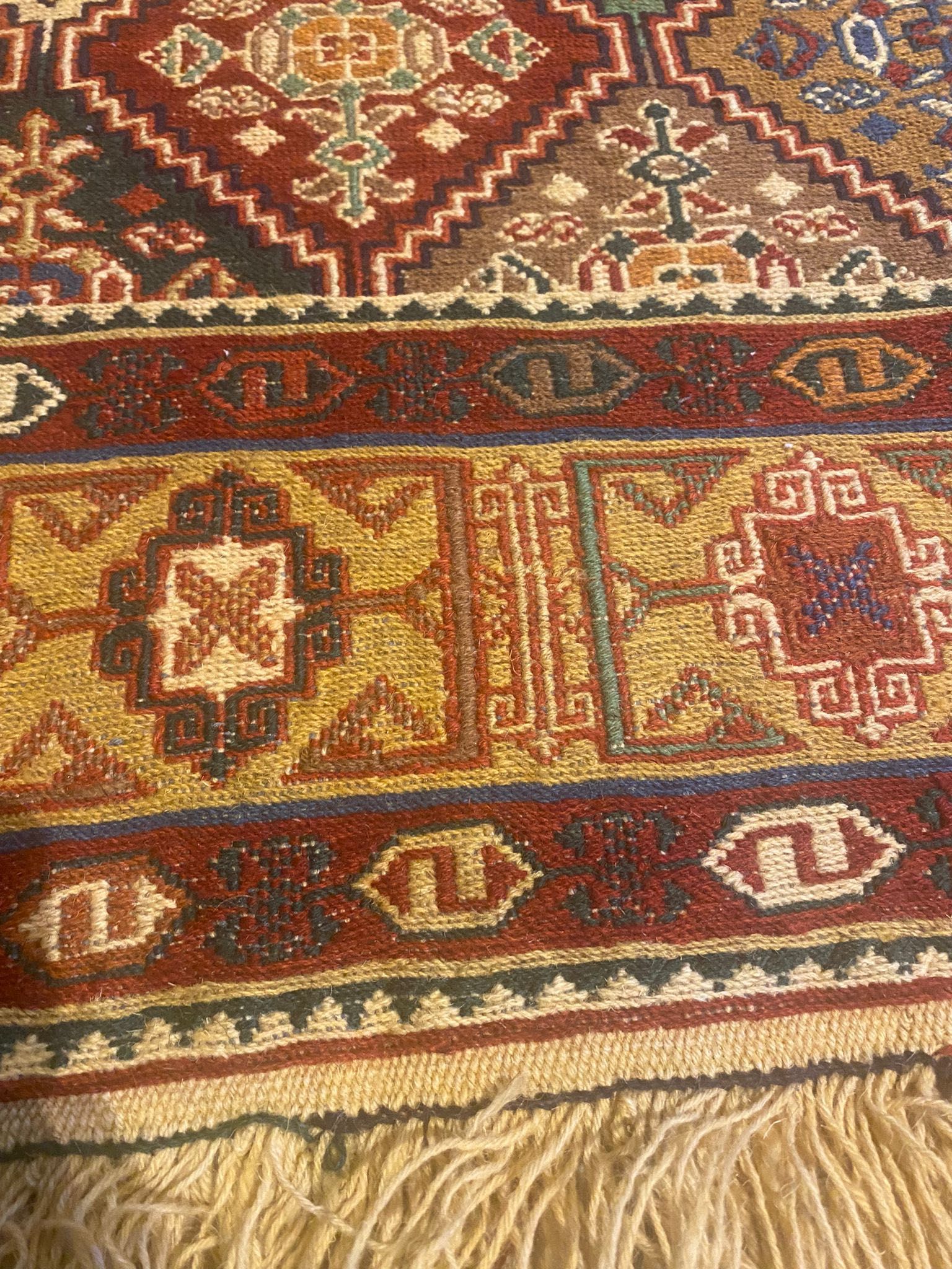 ręcznie robiony perski dywan
