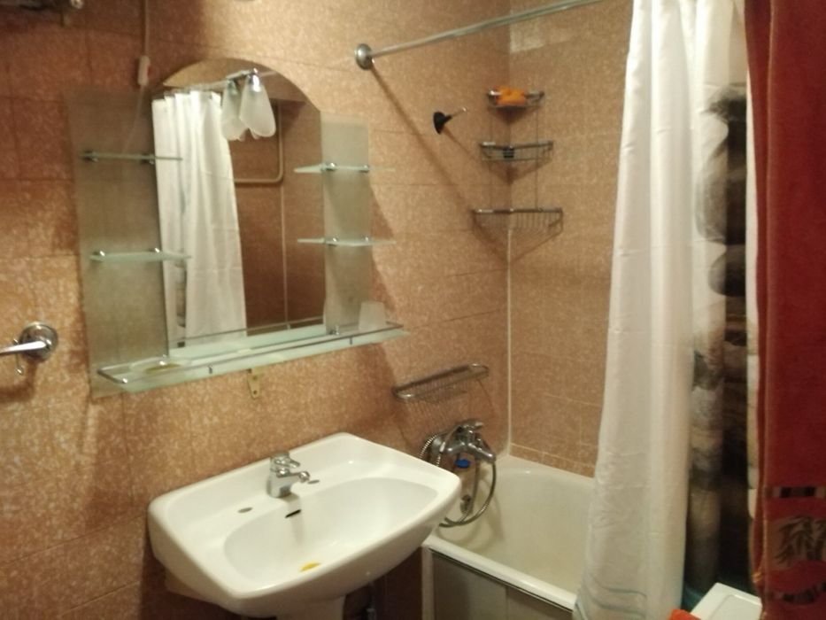 Здається 2 кімнатна по вул. В.Великого квартира