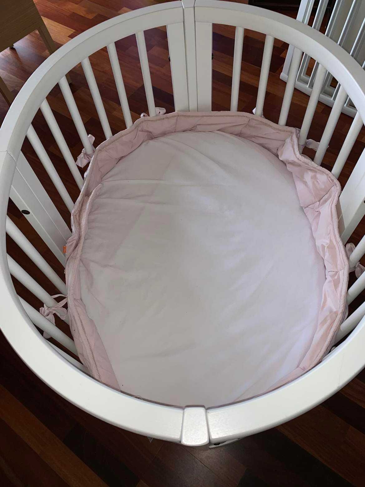 Łóżeczko Stokke mini z materacem. Zestaw.