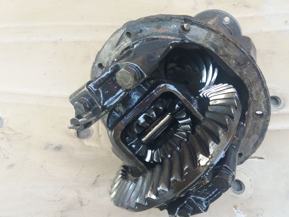 Редуктор зад моста москвич 412, 2140, 2715.