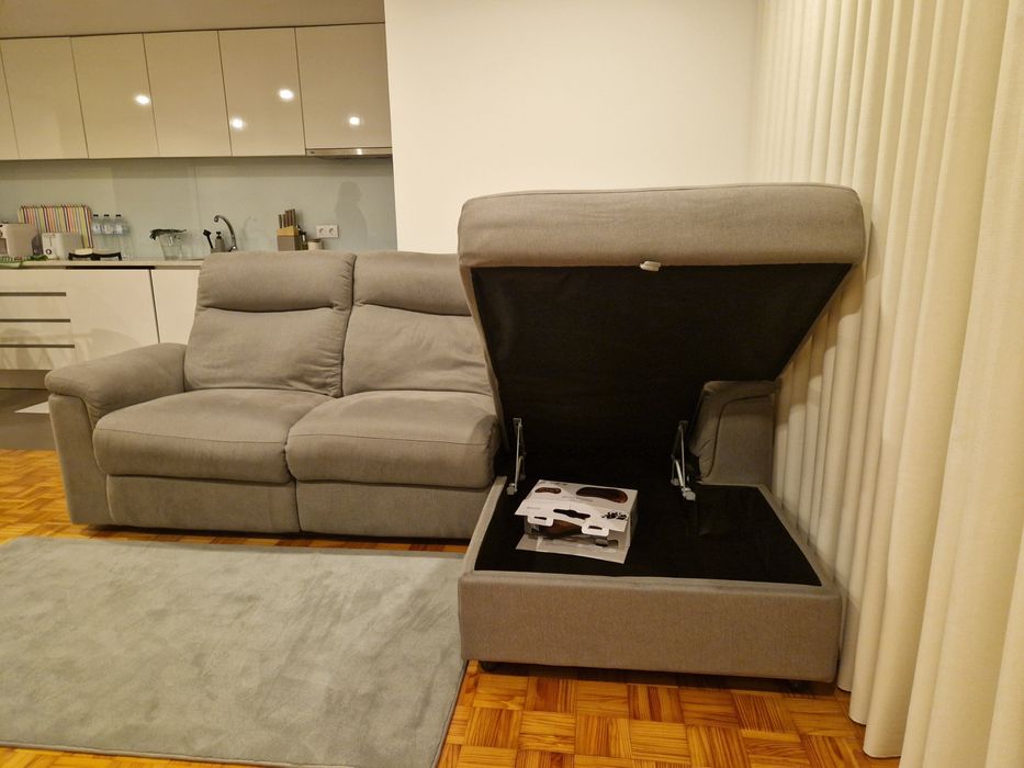 Sofá com chaise longue