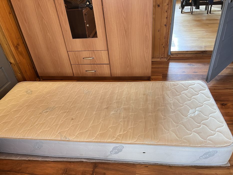 Ліжко односпальне з матрасом самовивіз