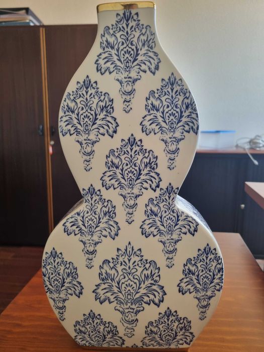 Jarra de porcelana azul e branca