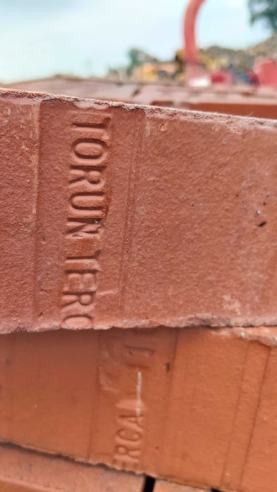 Cegła klinkierowa dziurawka